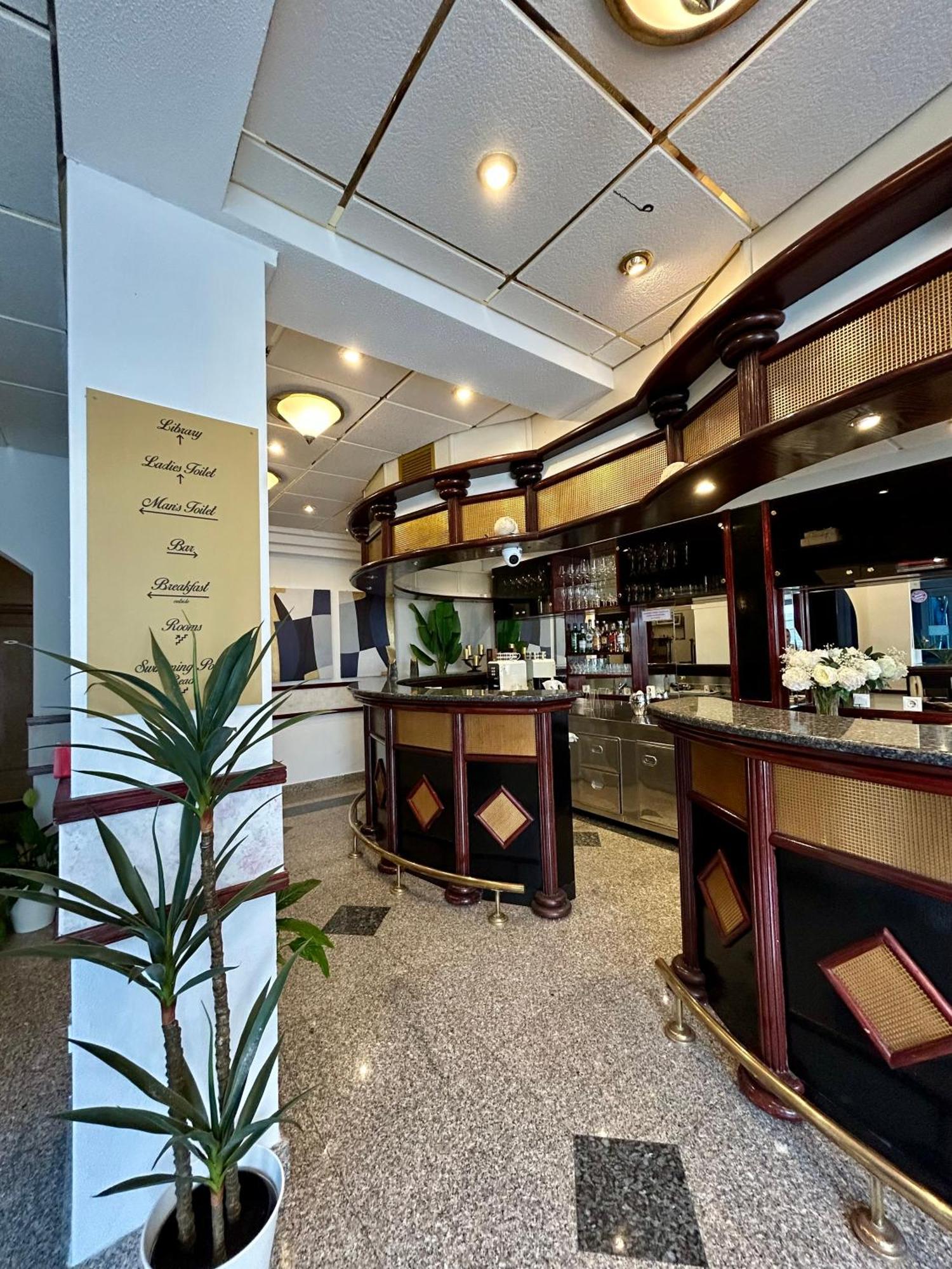 Hotel Bavaria Trogir Donji Seget Eksteriør billede