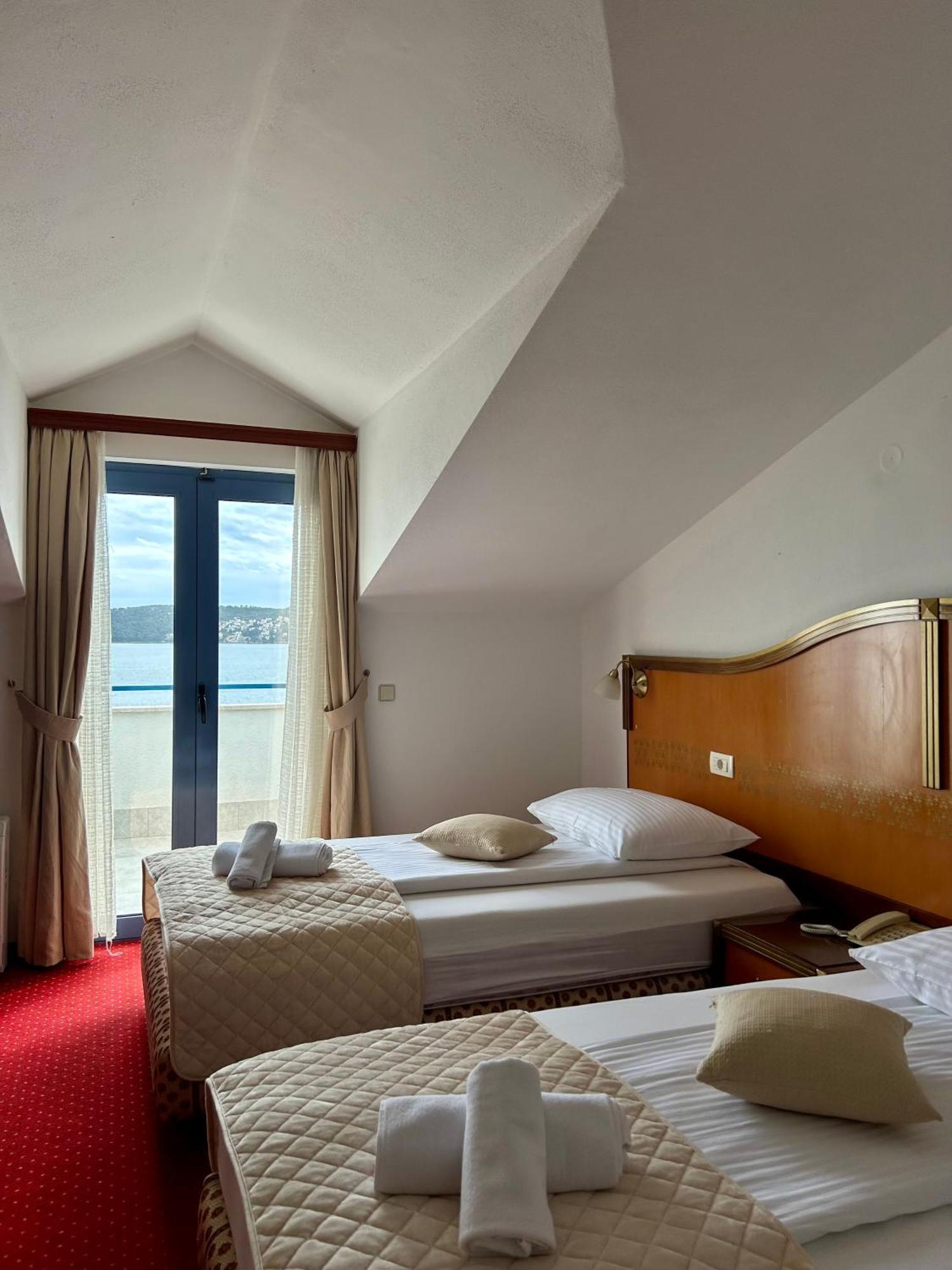 Hotel Bavaria Trogir Donji Seget Eksteriør billede