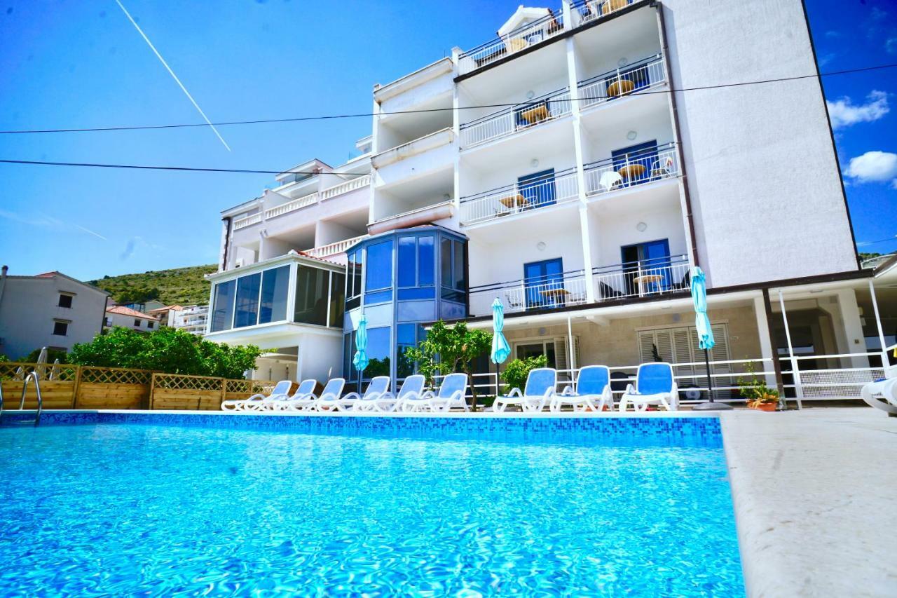 Hotel Bavaria Trogir Donji Seget Eksteriør billede