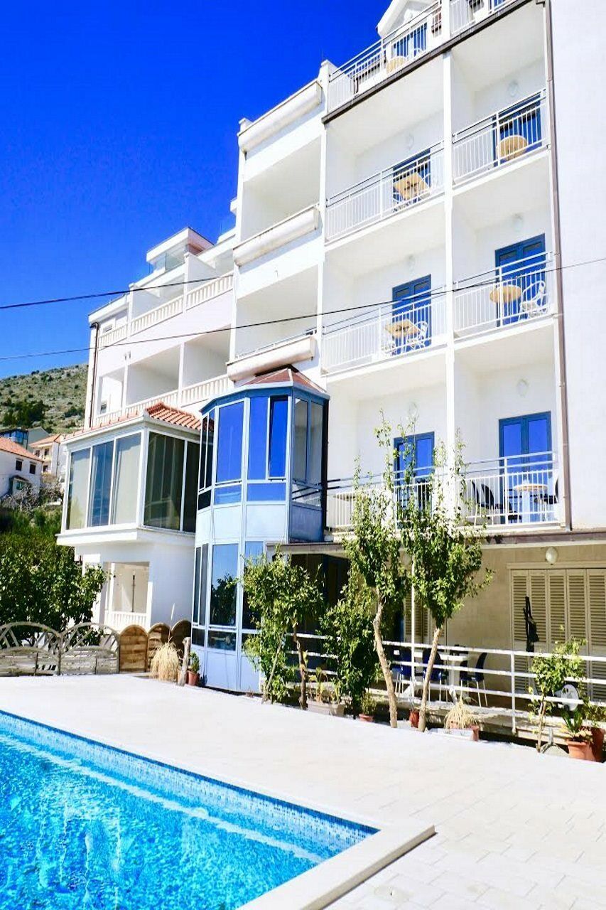 Hotel Bavaria Trogir Donji Seget Eksteriør billede